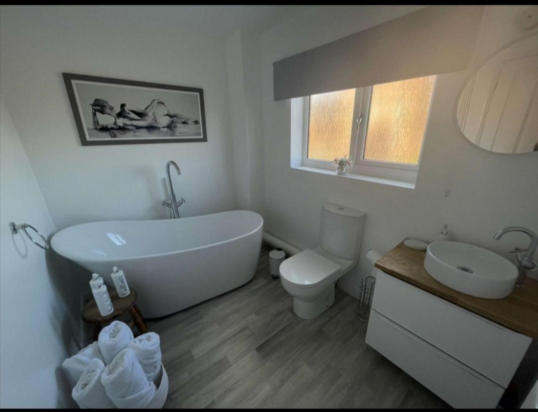 A Beautiful House In A Scenic Town Location. Villa Louth  Ngoại thất bức ảnh